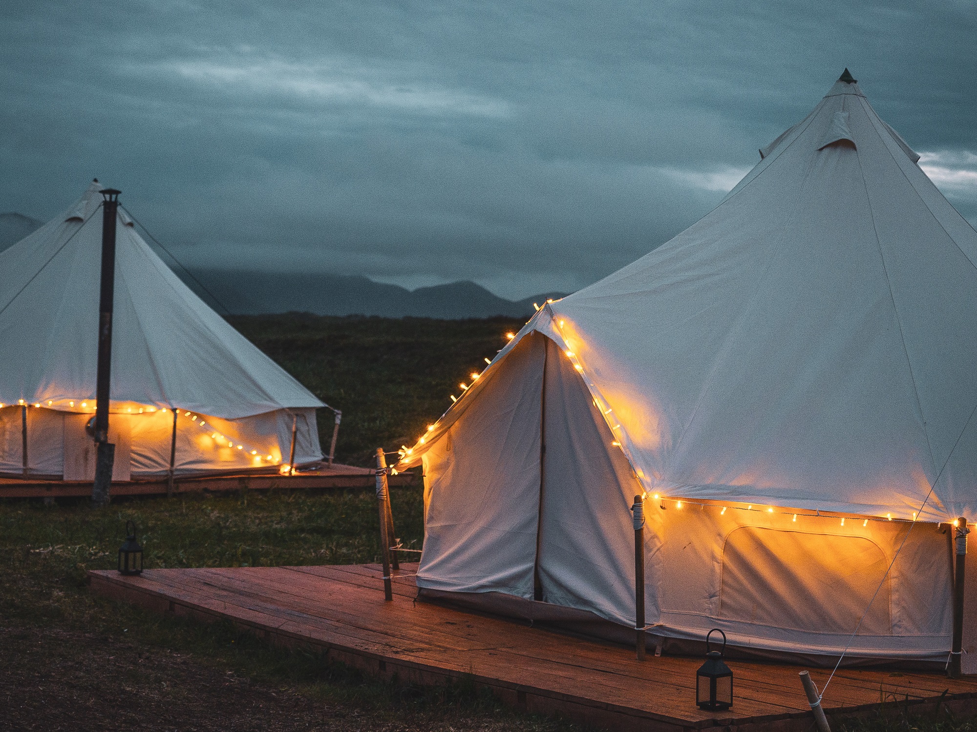 Глэмпинг сиг. Lago ladoga глэмпинг. Глэмпинг сафари тент. Добрались глэмпинг. Глэмпинг верблюдогорка.